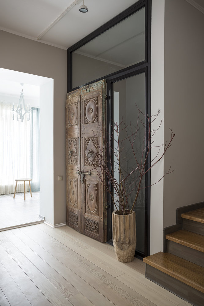 Фотография: Прихожая в стиле Скандинавский, Эклектика, Проект недели, Дом и дача, Московская область, Ирина Лаврентьева, Таунхаус, Анастасия Каменских, Кирпичный дом, 4 и больше, Более 90 метров – фото на INMYROOM