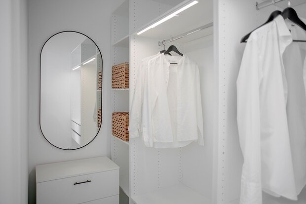 Фотография: Гардеробная в стиле Скандинавский, Минимализм, Квартира, Проект недели, Москва, 2 комнаты, 40-60 метров, Ольга Семашева – фото на INMYROOM