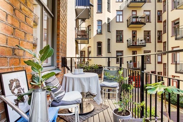 Фото из портфолио СВЕТЛАЯ КВАРТИРА С ЯРКИМИ АКЦЕНТАМИ ДЛЯ ЛЮБИТЕЛЯ КНИГ – фотографии дизайна интерьеров на INMYROOM