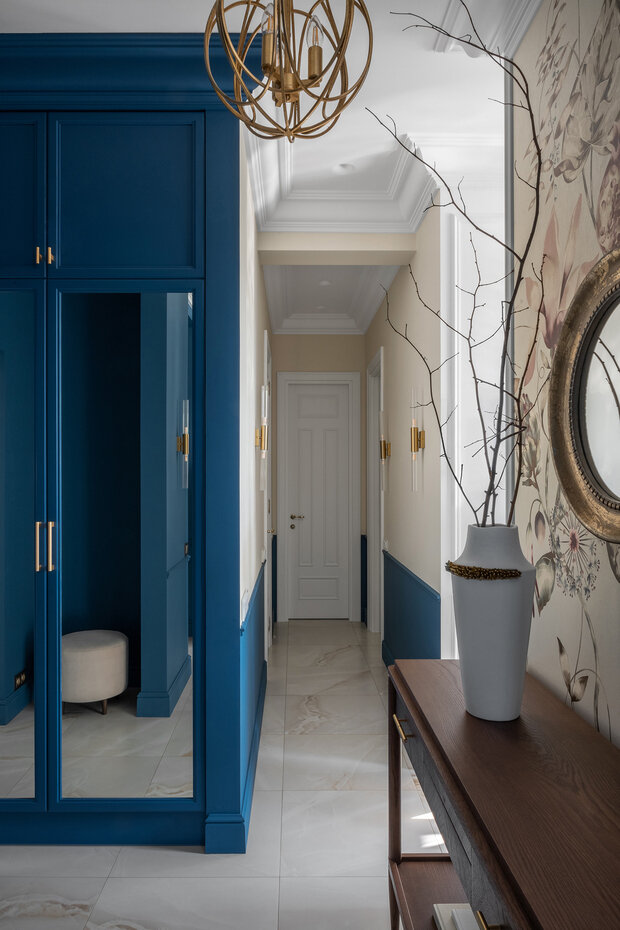 Фотография: Прихожая в стиле Классический, Современный, Эклектика, Квартира, Проект недели, Санкт-Петербург, 3 комнаты, Более 90 метров, Монолитно-кирпичный, Ольга Воронкова – фото на INMYROOM