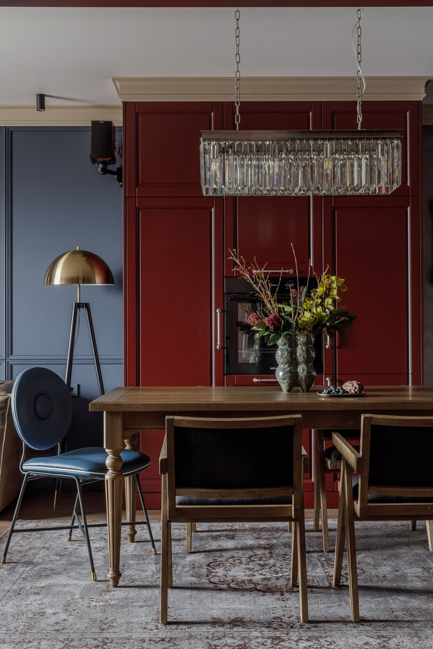 Фотография: Кухня и столовая в стиле Эклектика, Квартира, Проект дня, 3 комнаты, Более 90 метров, Тюмень, современный с элементами лофта, эклектика с элементами классики, Анна Селиванова – фото на INMYROOM