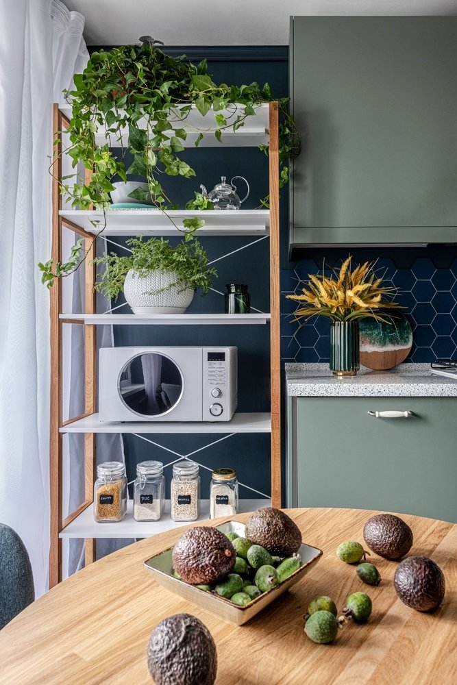 Фотография: Кухня и столовая в стиле Современный, Квартира, Проект недели, Москва, Панельный дом, 1 комната, до 40 метров, II-18/12, Ирина Ахатова – фото на INMYROOM