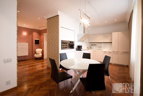 Парадная эклектика.  Квартира в центре Петербурга