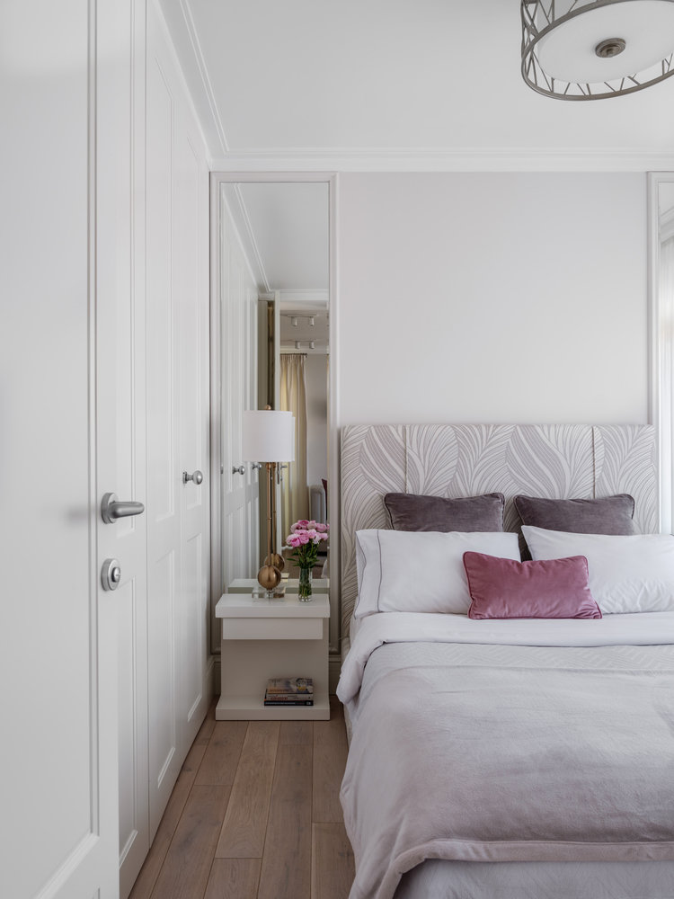 Фотография: Спальня в стиле Современный, Квартира, Проект дня, Москва, Дина Салахова, Сталинка, Кирпичный дом, 2 комнаты, 40-60 метров – фото на INMYROOM