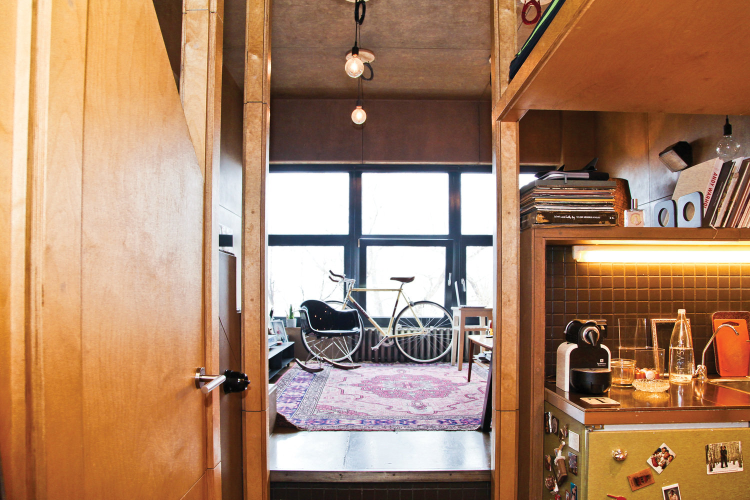 Фотография: Прихожая в стиле Лофт, Малогабаритная квартира, Квартира, Дома и квартиры, Квартиры – фото на INMYROOM Фотография: Прихожая в стиле Лофт, Малогабаритная квартира, Квартира, Дома и квартиры, Квартиры – фото на INMYROOM