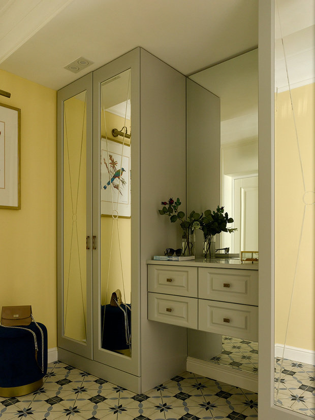 Фотография: Прихожая в стиле Современный, Эклектика, Квартира, Проект недели, Москва, Сталинка, 2 комнаты, 40-60 метров, Елена Маркина – фото на INMYROOM