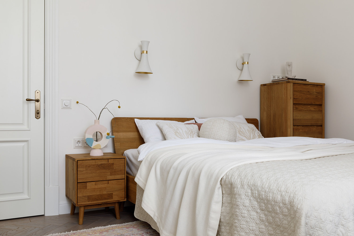 Фотография: Спальня в стиле Современный, Квартира, Проект недели, Санкт-Петербург, 3 комнаты, 60-90 метров, Проектное бюро 7.4.2, Наталья Анищенко – фото на INMYROOM Фотография: Спальня в стиле Современный, Квартира, Проект недели, Санкт-Петербург, 3 комнаты, 60-90 метров, Проектное бюро 7.4.2, Наталья Анищенко – фото на INMYROOM