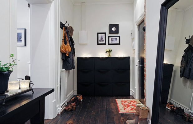 Фотография: Прихожая в стиле Скандинавский, Минимализм, Прованс и Кантри, Классический, Лофт, Современный, Эклектика, Квартира, Архитектура, Планировки, Аксессуары, Мебель и свет, Гид, Эко – фото на INMYROOM