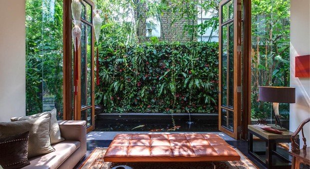 Фото из портфолио Бассейн на крыше и джунгли в гостиной – фотографии дизайна интерьеров на INMYROOM