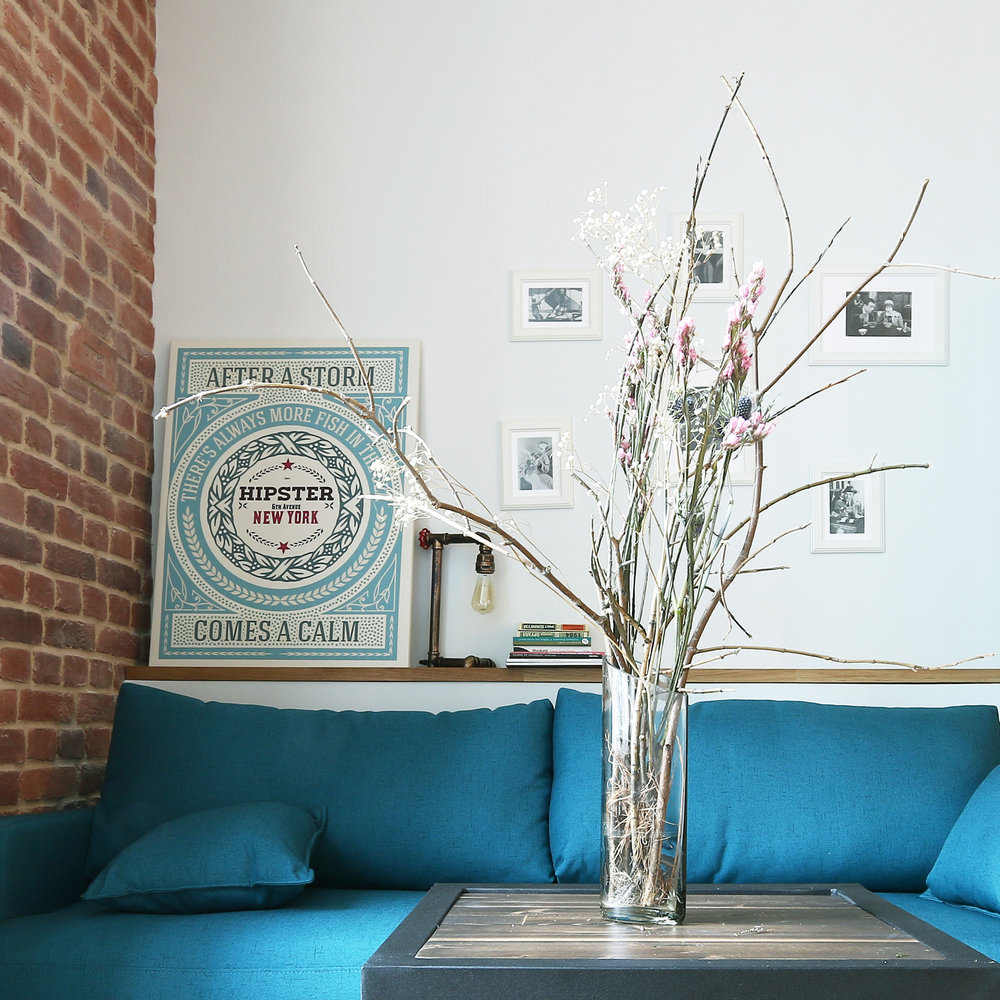 Фотография: Кухня и столовая в стиле Лофт, Малогабаритная квартира, Квартира, Студия, Москва, Монолитный дом, до 40 метров, #каксэкономить, Марина Антоненкова – фото на INMYROOM Фотография: Кухня и столовая в стиле Лофт, Малогабаритная квартира, Квартира, Студия, Москва, Монолитный дом, до 40 метров, #каксэкономить, Марина Антоненкова – фото на INMYROOM