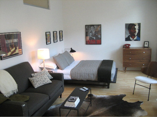 Фотография: Спальня в стиле Скандинавский, Гостиная, Интерьер комнат – фото на INMYROOM