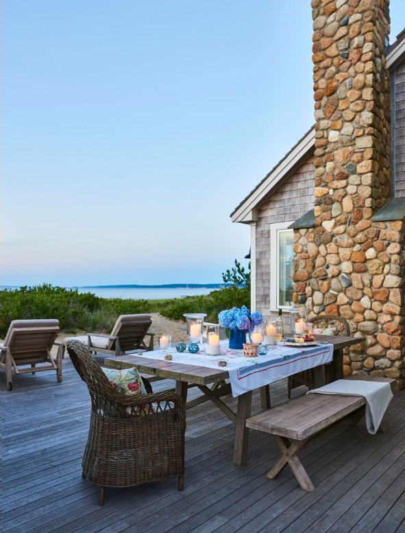 Фотография: Терраса в стиле , Декор интерьера, Дом, США, Белый, Дача, Синий, Винтаж, Бирюзовый, Дом и дача, пляжный стиль, антикварная мебель в интерьере, как испльзовать майолику в интерьере, интерьер в морском стиле – фото на INMYROOM Фотография: Терраса в стиле , Декор интерьера, Дом, США, Белый, Дача, Синий, Винтаж, Бирюзовый, Дом и дача, пляжный стиль, антикварная мебель в интерьере, как испльзовать майолику в интерьере, интерьер в морском стиле – фото на INMYROOM