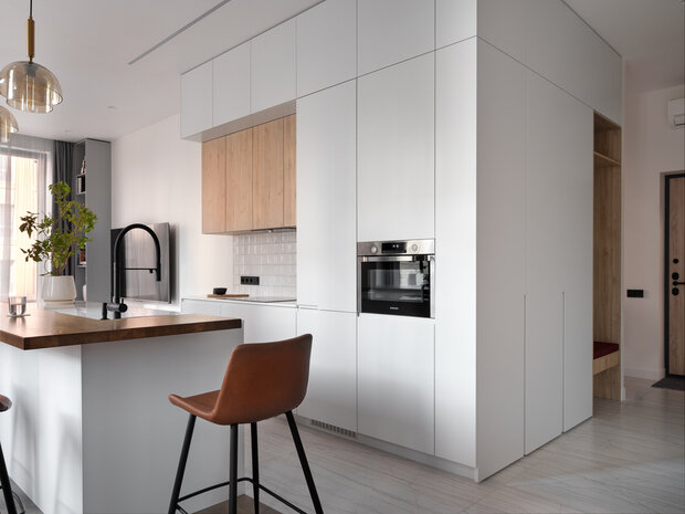 Фотография: Кухня и столовая в стиле Современный, Минимализм, Эко, Скандинавский, Квартира, Проект недели, Москва, 3 комнаты, Более 90 метров, Lagom Interiors, Мария Кулак – фото на INMYROOM