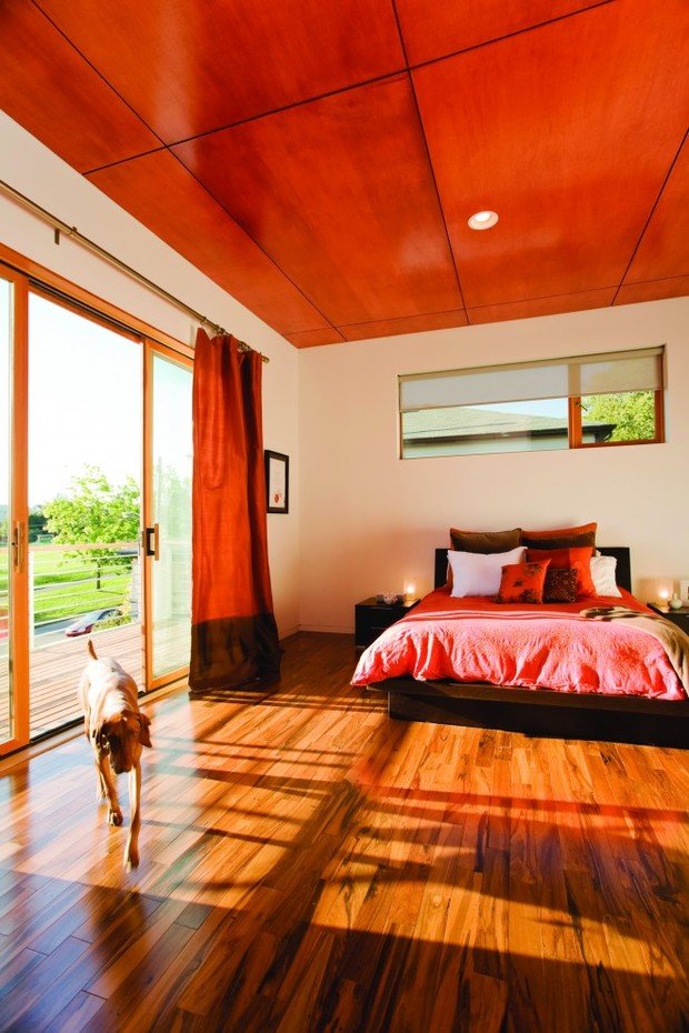 Фотография: Спальня в стиле Современный, Интерьер комнат, Цвет в интерьере, Красный – фото на INMYROOM