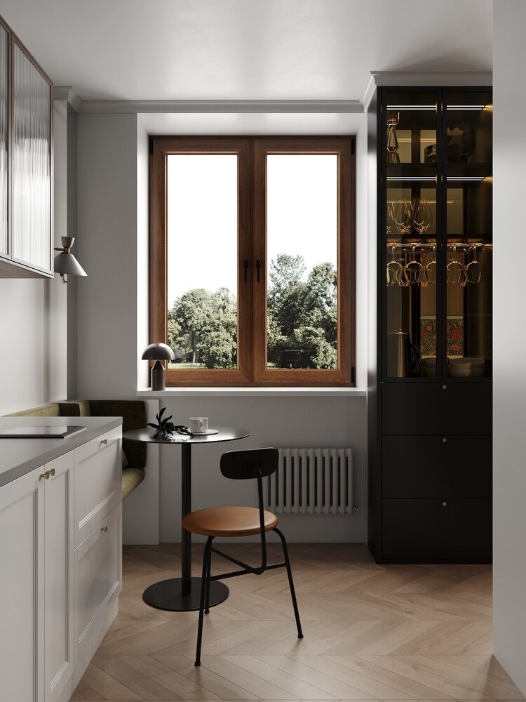 Барный шкаф между двух окон решил проблему с хранением. Барный шкаф между двух окон решил проблему с хранением.