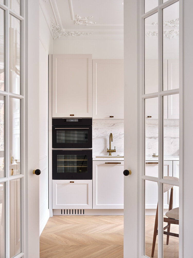 Фотография: Кухня и столовая в стиле Классический, Современный, Квартира, Проект недели, Москва, 2 комнаты, 40-60 метров, Elements – фото на INMYROOM