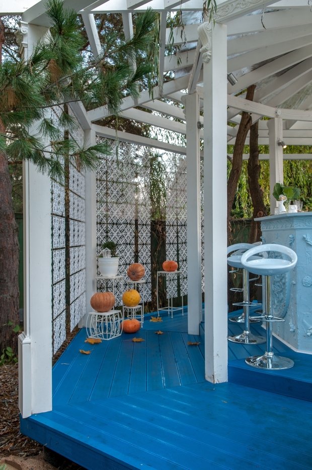 Фотография: Балкон, Терраса в стиле Прованс и Кантри, Дом, Дома и квартиры, Беседка, Барная стойка – фото на INMYROOM