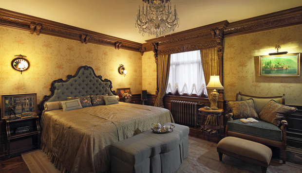 Фотография: Спальня в стиле Классический, Квартира, Дома и квартиры, Проект недели – фото на INMYROOM