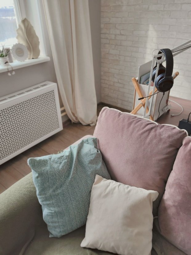 Фотография: Гостиная в стиле Скандинавский, Ремонт на практике, Панельный дом – фото на INMYROOM