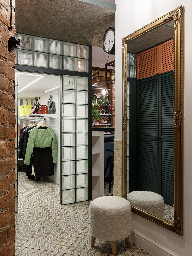 Фотография: Прихожая в стиле Лофт, Малогабаритная квартира, Квартира, Студия, Проект недели, Санкт-Петербург, Кирпичный дом, до 40 метров, SeraphimDSGN, Серафима Гавриленко – фото на INMYROOM Фотография: Прихожая в стиле Лофт, Малогабаритная квартира, Квартира, Студия, Проект недели, Санкт-Петербург, Кирпичный дом, до 40 метров, SeraphimDSGN, Серафима Гавриленко – фото на INMYROOM