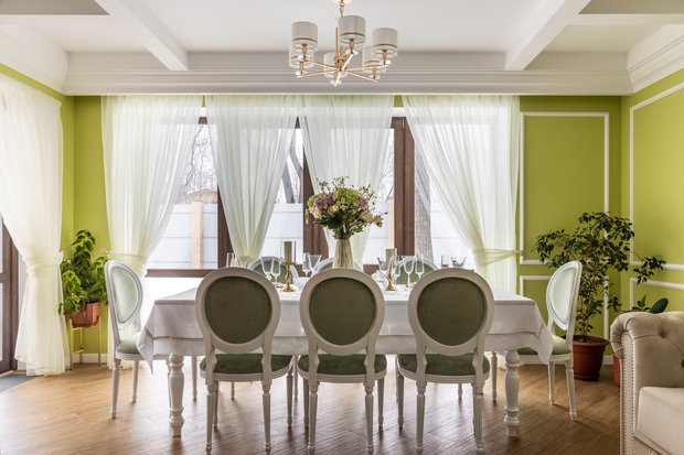 Фотография: Кухня и столовая в стиле Прованс и Кантри, Классический, Эклектика, Дом, Проект дня, Дом и дача, как обустроить загородный дом, дизайн двухэтажного дома, как оформить дом в классическом стиле, 4 и больше, Более 90 метров, Самарская область, Татьяна Киреева, ремонт в доме – фото на INMYROOM