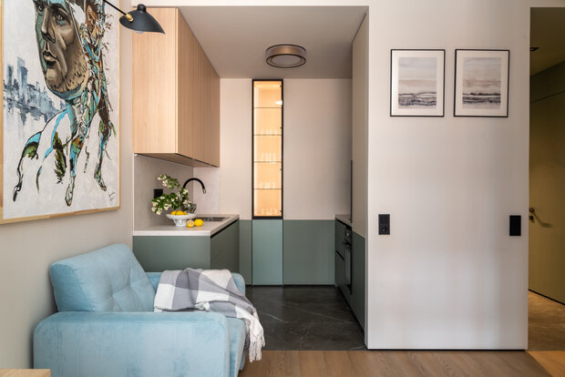 Фотография: Кухня и столовая в стиле Современный, Малогабаритная квартира, Квартира, Проект дня, 1 комната, Монолитно-кирпичный, Юлия Волкова – фото на INMYROOM