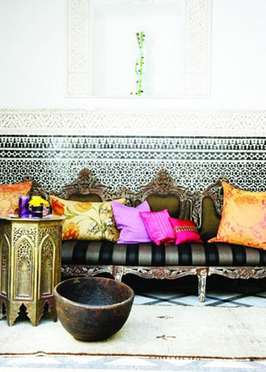 Фотография: Гостиная в стиле Восточный, Декор интерьера, Дом, Декор дома, Цвет в интерьере – фото на INMYROOM