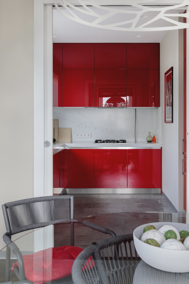 Фотография: Кухня и столовая в стиле Современный, Квартира, Проект недели, Москва, Михаил Новинский, Samsung, Кирпичный дом, 3 комнаты, Более 90 метров, интерьерный телевизор, the serif – фото на INMYROOM