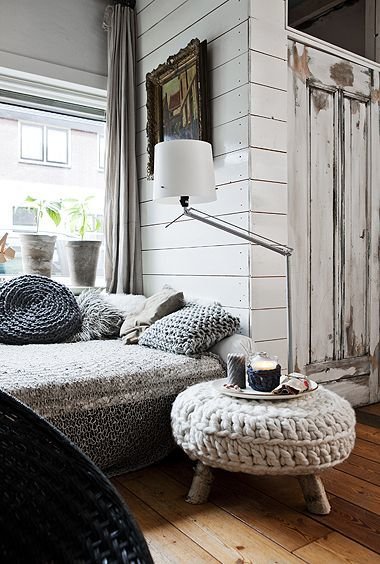 Фотография: Мебель и свет в стиле Прованс и Кантри, Декор интерьера, Декор, Текстиль, Вышивка – фото на INMYROOM