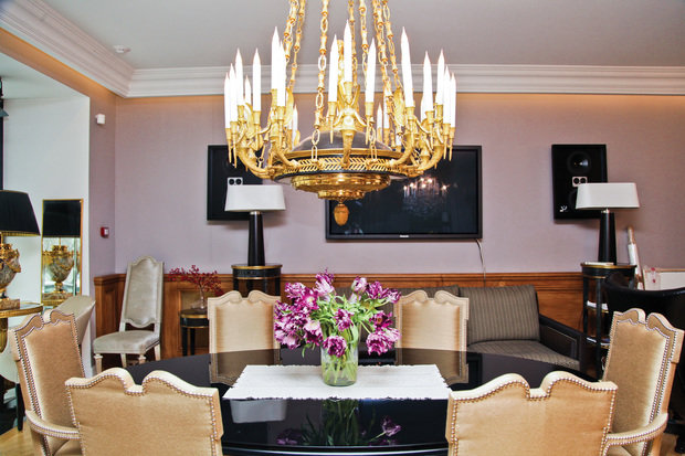 Фотография: Гостиная в стиле Классический, Декор интерьера, Карта покупок, Франция, Индустрия, Маркет – фото на INMYROOM