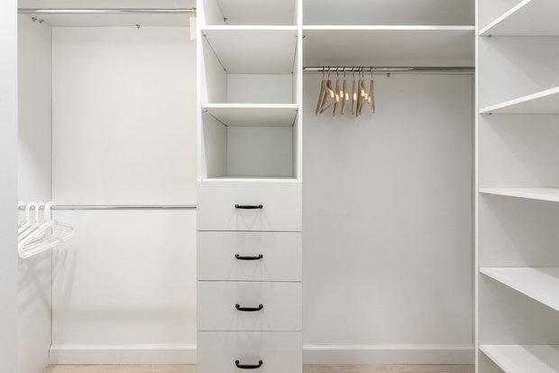 Фотография: Гардеробная в стиле Скандинавский, Эклектика, Квартира, Проект недели, Москва, Кирпичный дом, Павел Фотеев – фото на INMYROOM