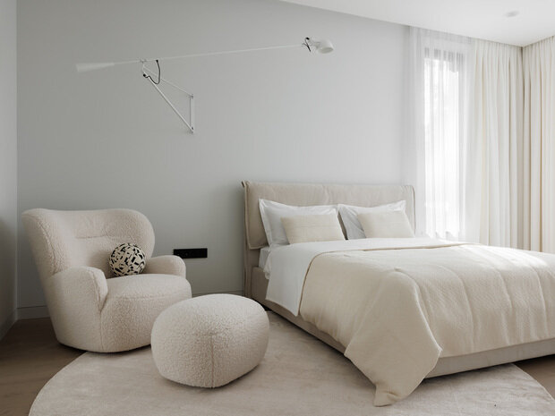 Фотография: Спальня в стиле Современный, Минимализм, Бохо, Дом, Проект дня, Санкт-Петербург, Дом и дача, Ленинградская область, 4 и больше, Более 90 метров, Юлия Скачкова – фото на INMYROOM
