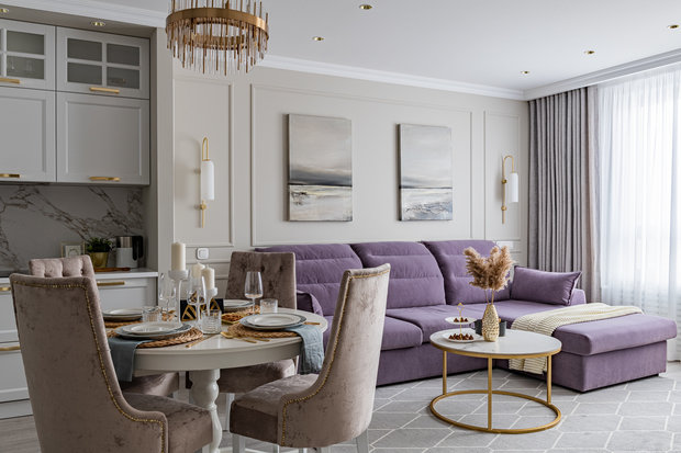 Диптих «Тишина» молодого художника Екатерины Ивановой идеально вписался и растворился в интерьере, подчеркнул изысканность и сдержанность дизайна.