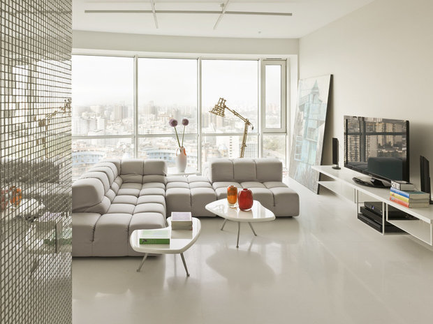 Фотография: Гостиная в стиле Хай-тек, Советы, Гид, SVOYA STUDIO, Александра Федорова, Марина Кутузова, Елена Соловьева – фото на INMYROOM