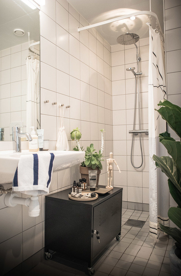 Фотография: Ванная в стиле Скандинавский, Перепланировка, Gorod, Алексей Паршин – фото на INMYROOM