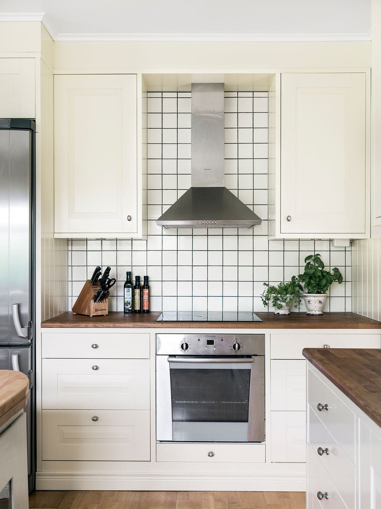 Дизайн:Ульрике Вилборг и шведский консультант, который работает под руководством Кэтрин Ирленд Дизайн:Ульрике Вилборг и шведский консультант, который работает под руководством Кэтрин Ирленд