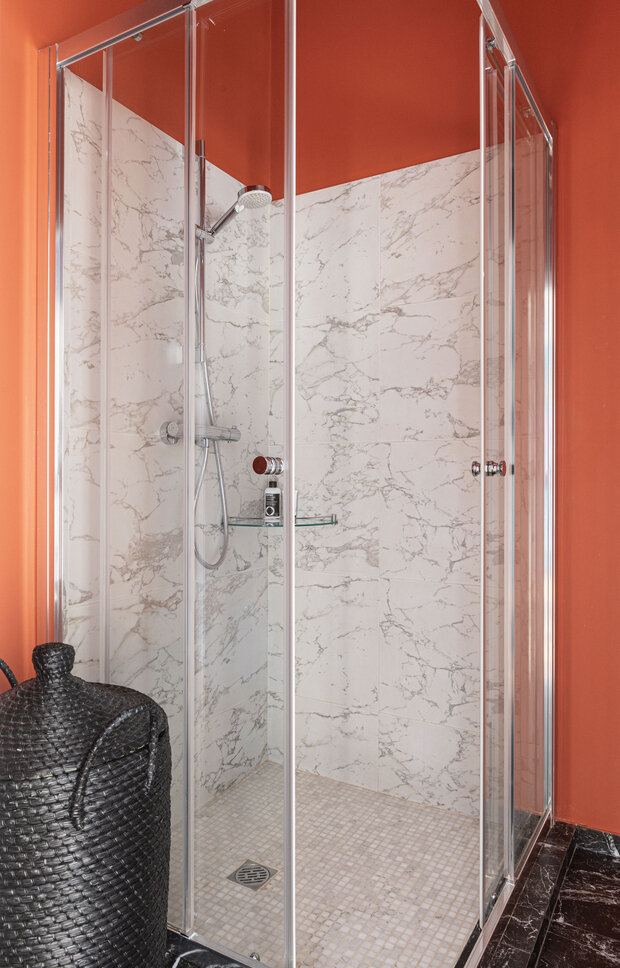 Фотография: Ванная в стиле Современный, Квартира, Проект дня, Москва, Сталинка, Кирпичный дом, 3 комнаты, 60-90 метров, эклектичный с элементами этники и современного дизайна, Екатерина Евтихиева – фото на INMYROOM