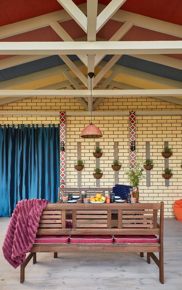 Декоративные элементы с росписью выполнила студия Марины Саркисян. На них воспроизведен мексиканский орнамент. Декоративные элементы с росписью выполнила студия Марины Саркисян. На них воспроизведен мексиканский орнамент.