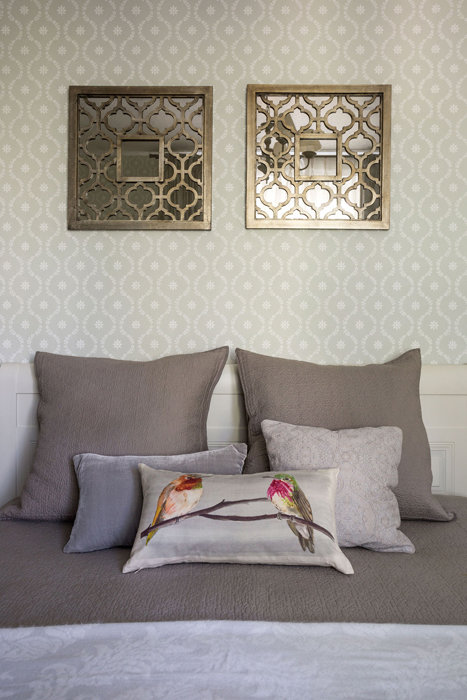 Фотография:  в стиле , Прованс и Кантри, Квартира, Россия, Du Bout Du Monde, Restoration Hardware, Проект дня, Бежевый, SLV, SELVA, NOVAMOBILI, Finex, Новая Москва, Jacob Delafon, UltraWood, Bandini, Tonin Casa, как оформить трешку, Smeg, Татьяна Иванова, Margaroli, Ragno, Berliner Messing Lampen, Twyford, «Интерьерная лавка», Caprigo, Supergres, Beсkers, Bernazzoli, Corian, Garofoli, «Европрестиж», Merten, Busnelli, Veneta Sedie, дизайн трешки в панельном доме, дизайн трешки в доме серии П-68, П-68 – фото на INMYROOM