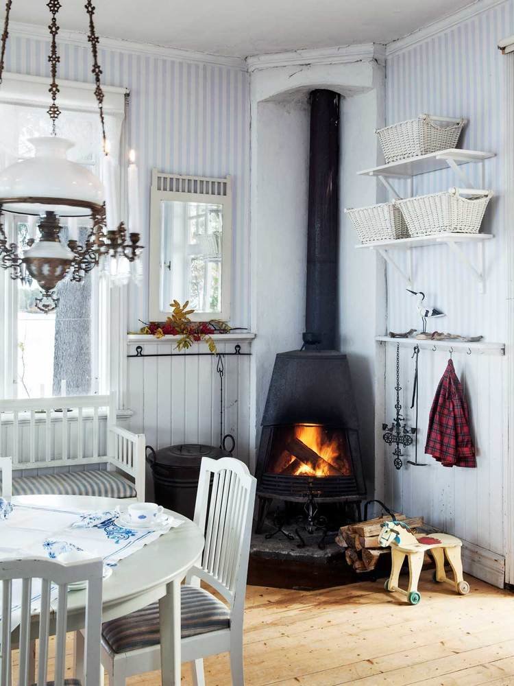 Фотография: Кухня и столовая в стиле Прованс и Кантри, Дом, Дача, Дом и дача – фото на INMYROOM Фотография: Кухня и столовая в стиле Прованс и Кантри, Дом, Дача, Дом и дача – фото на INMYROOM