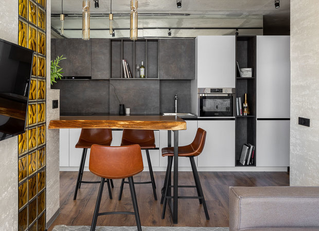 Фотография: Кухня и столовая в стиле Лофт, Квартира, Проект недели, Минск, 2 комнаты, 40-60 метров, Виолетта Черевашко – фото на INMYROOM
