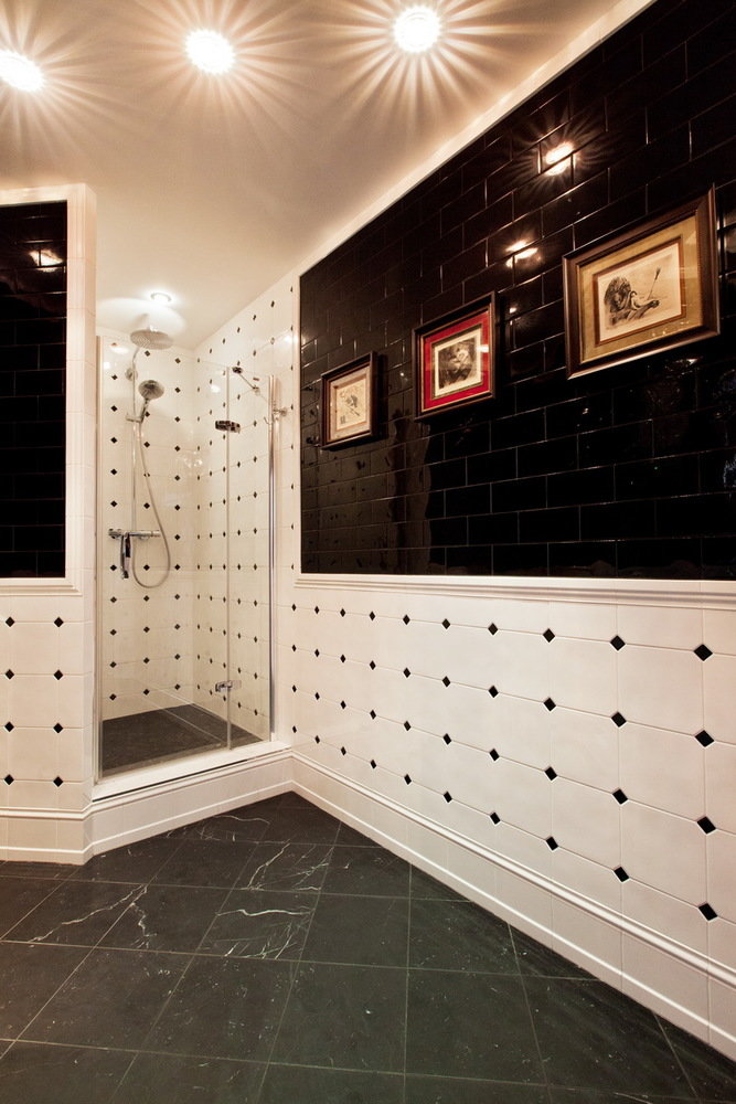 Фотография: Ванная в стиле Эклектика, Квартира, Италия, Дома и квартиры, Пентхаус, Люстра, Ар-деко – фото на INMYROOM Фотография: Ванная в стиле Эклектика, Квартира, Италия, Дома и квартиры, Пентхаус, Люстра, Ар-деко – фото на INMYROOM