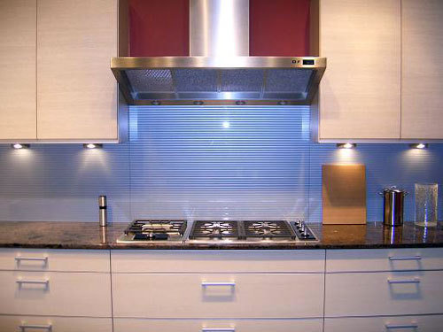 Фотография: Кухня и столовая в стиле Современный, Хай-тек – фото на INMYROOM