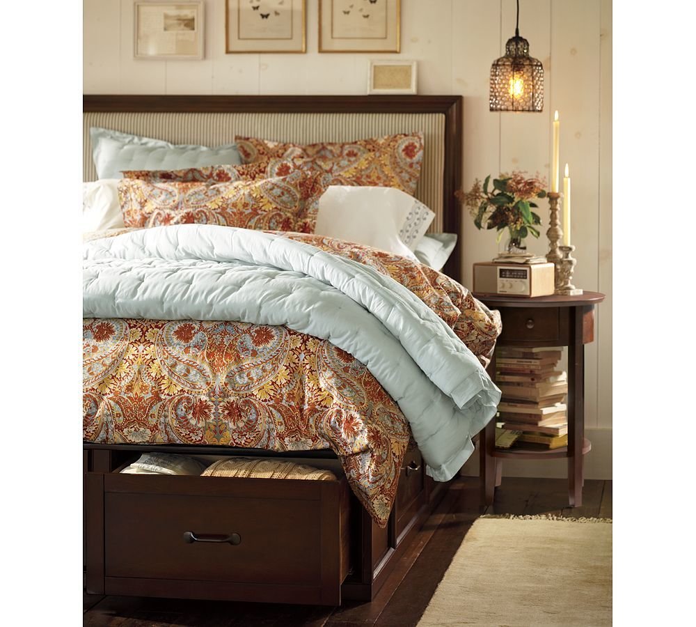 Фотография: Спальня в стиле Прованс и Кантри, Современный, Декор интерьера, Декор дома, Ковер – фото на INMYROOM Фотография: Спальня в стиле Прованс и Кантри, Современный, Декор интерьера, Декор дома, Ковер – фото на INMYROOM