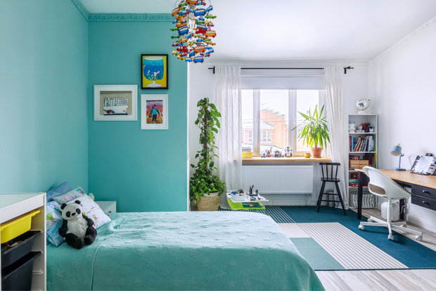 Фотография: Детская в стиле Скандинавский, Проект недели, Samsung, Таунхаус, 4 и больше, Спецпроект, интерьерный холодильник, интерьерная микроволновая печь – фото на INMYROOM