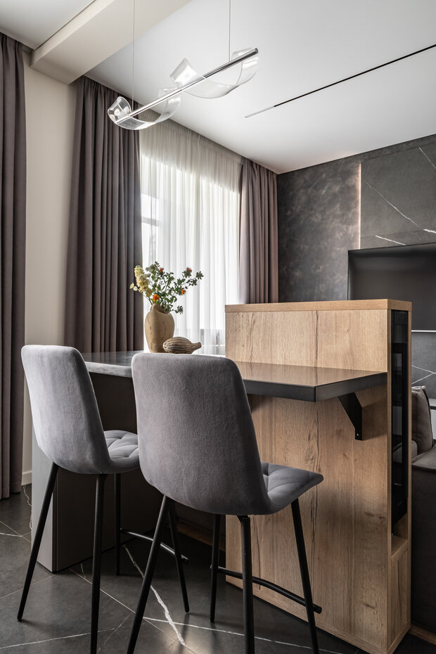 Фотография: Кухня и столовая в стиле Современный, Эклектика, Квартира, Проект дня, Москва, Сталинка, 3 комнаты, 60-90 метров, Карина Алтунина – фото на INMYROOM