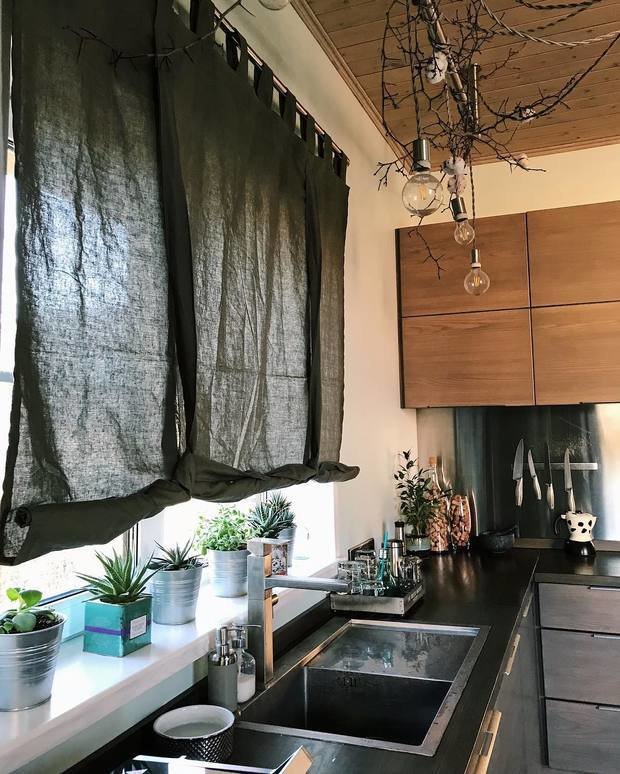 Фотография: Кухня и столовая в стиле Современный, Эко, Дом, Проект недели, 4 и больше, Более 90 метров, Сбербанк, домклик, сбербанк страхование, Тоня Веселова – фото на INMYROOM