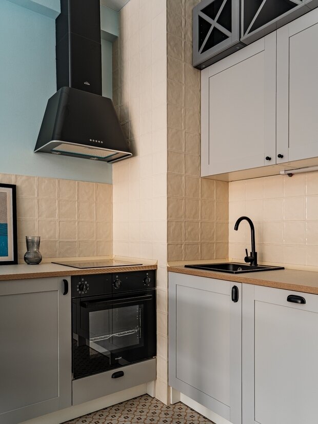 Фотография: Кухня и столовая в стиле Скандинавский, Современный, Винтажный, Квартира, Проект недели, Москва, 2 комнаты, 40-60 метров, Евгения Стефанович – фото на INMYROOM