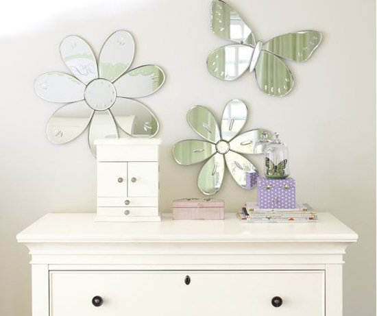 Фотография: Декор в стиле Прованс и Кантри, Скандинавский, Декор интерьера, Малогабаритная квартира, Мебель и свет, Советы, Стены, Зеркало, Окна – фото на INMYROOM