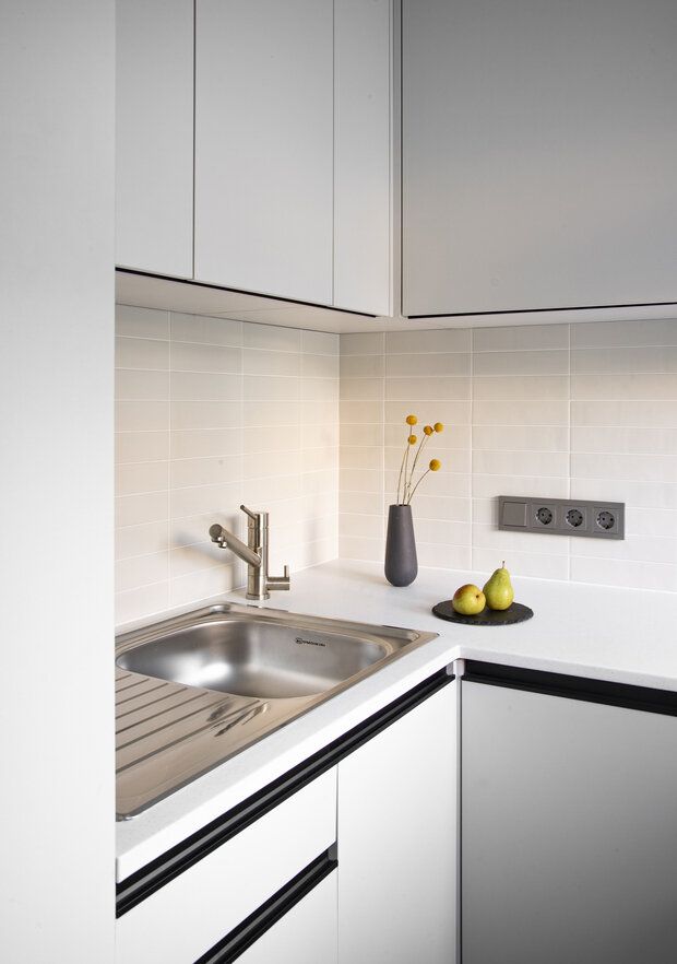 Фотография: Кухня и столовая в стиле Современный, Минимализм, Квартира, Проект дня, Москва, Панельный дом, 2 комнаты, 40-60 метров, Мария Лебедева – фото на INMYROOM